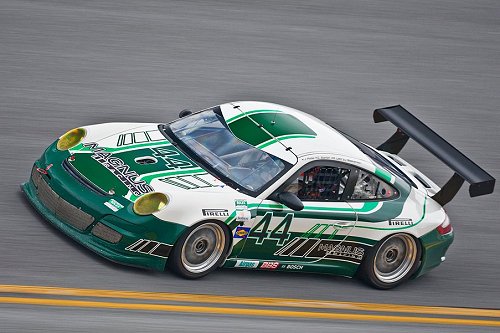 Jeroen bleekemolen in de Porsche vabn Magnus Racing